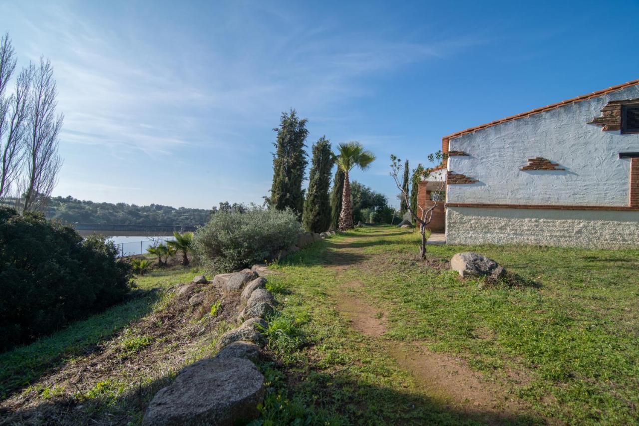 El Pueblo De Leo Hotell Badajoz Exteriör bild