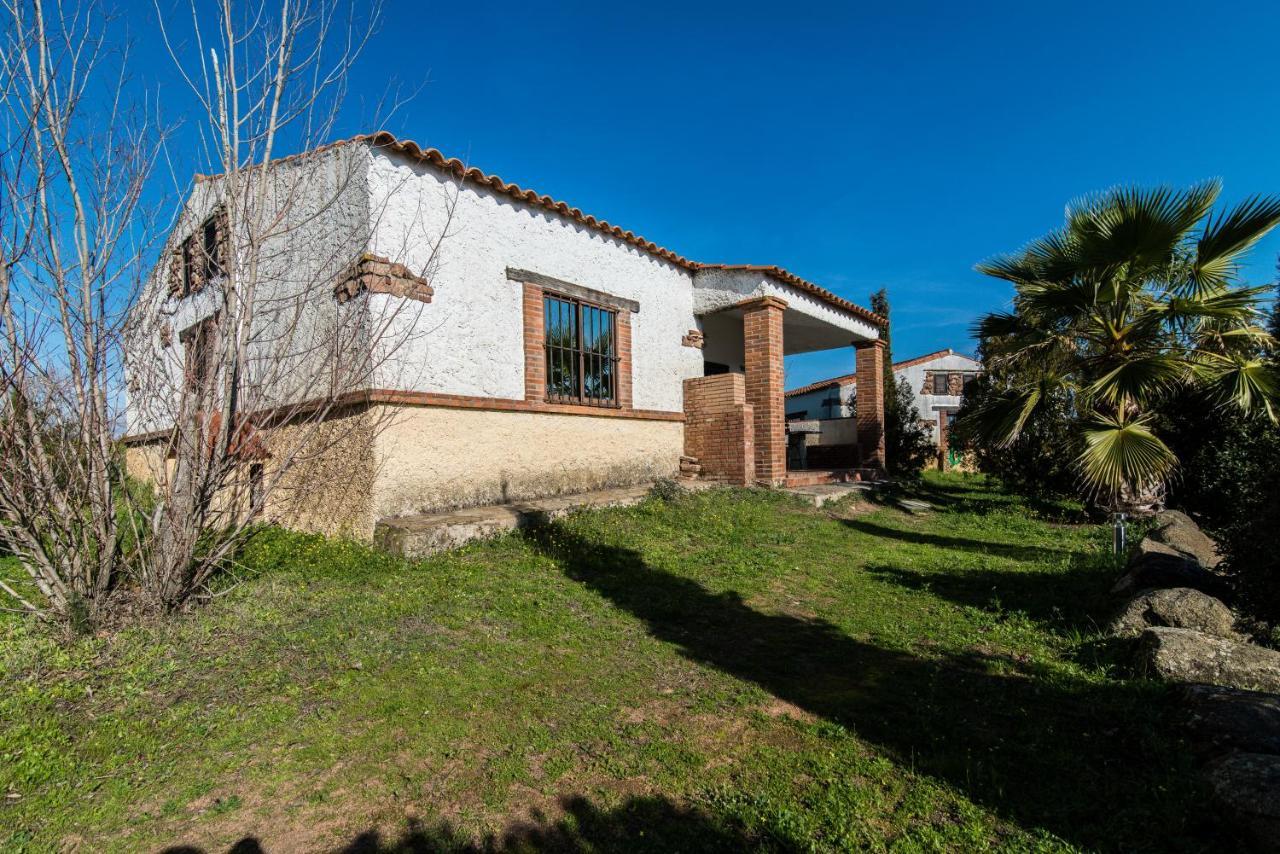 El Pueblo De Leo Hotell Badajoz Exteriör bild