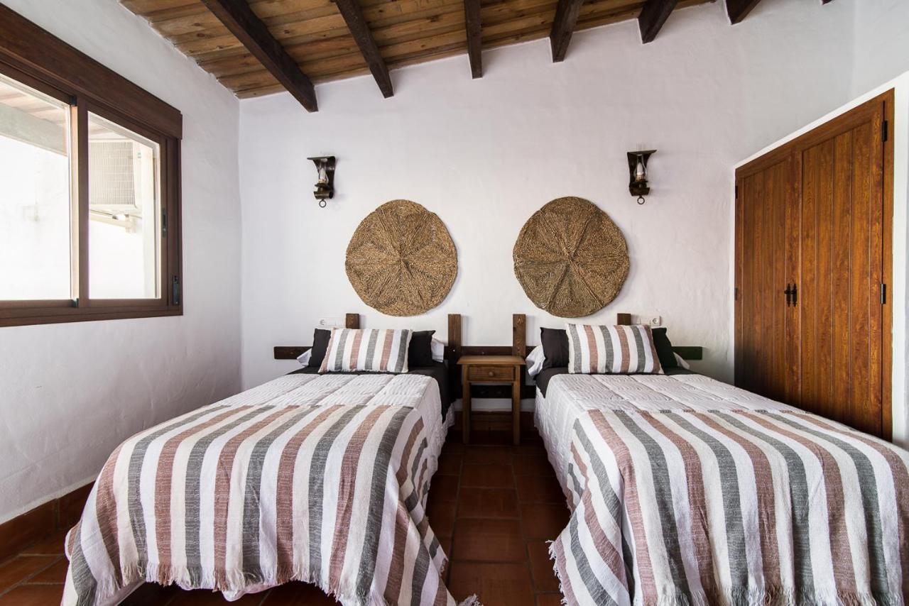El Pueblo De Leo Hotell Badajoz Exteriör bild